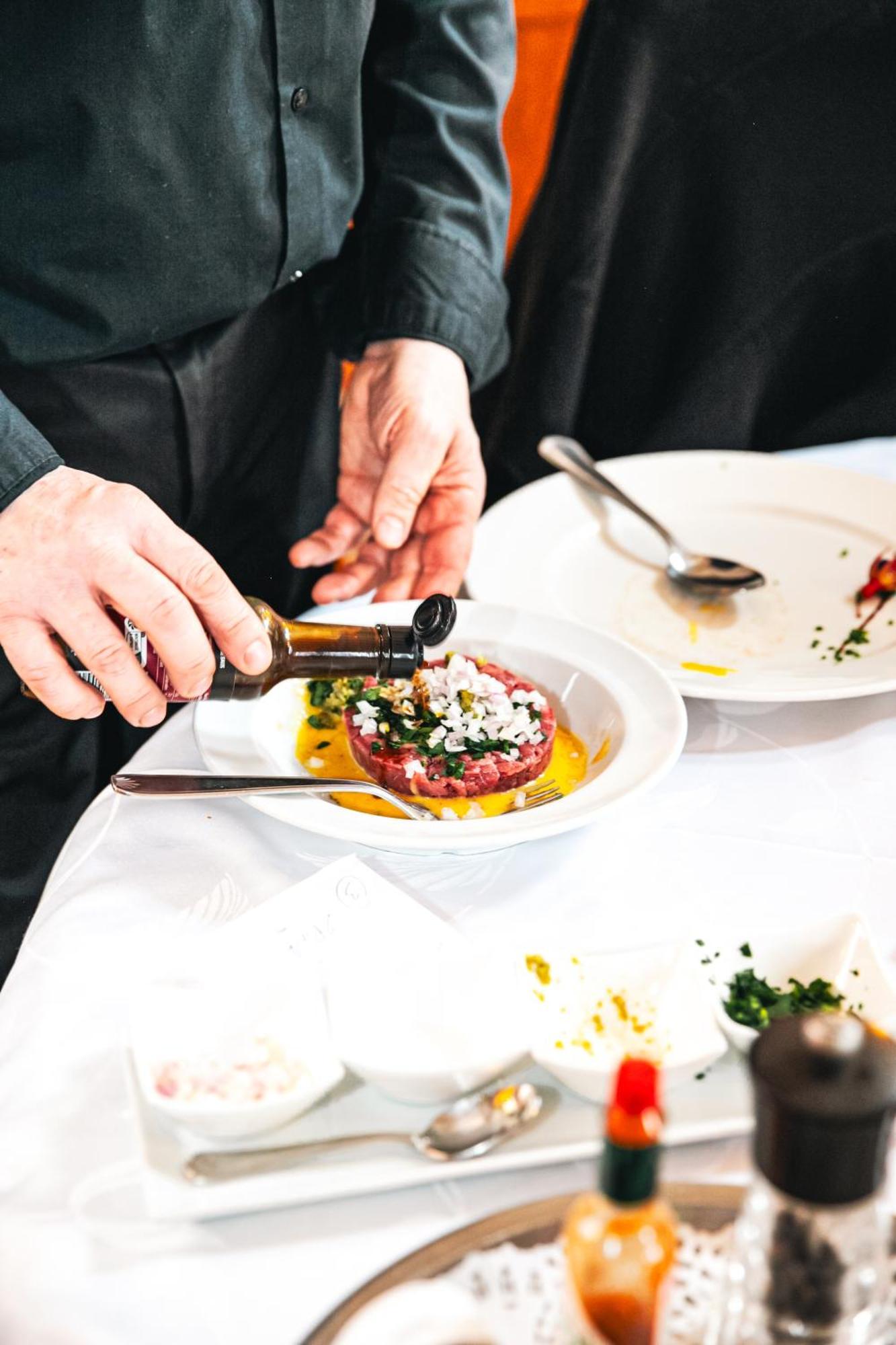 Logis Hotel Et Restaurant La Bombardiere Cuq-Toulza 외부 사진