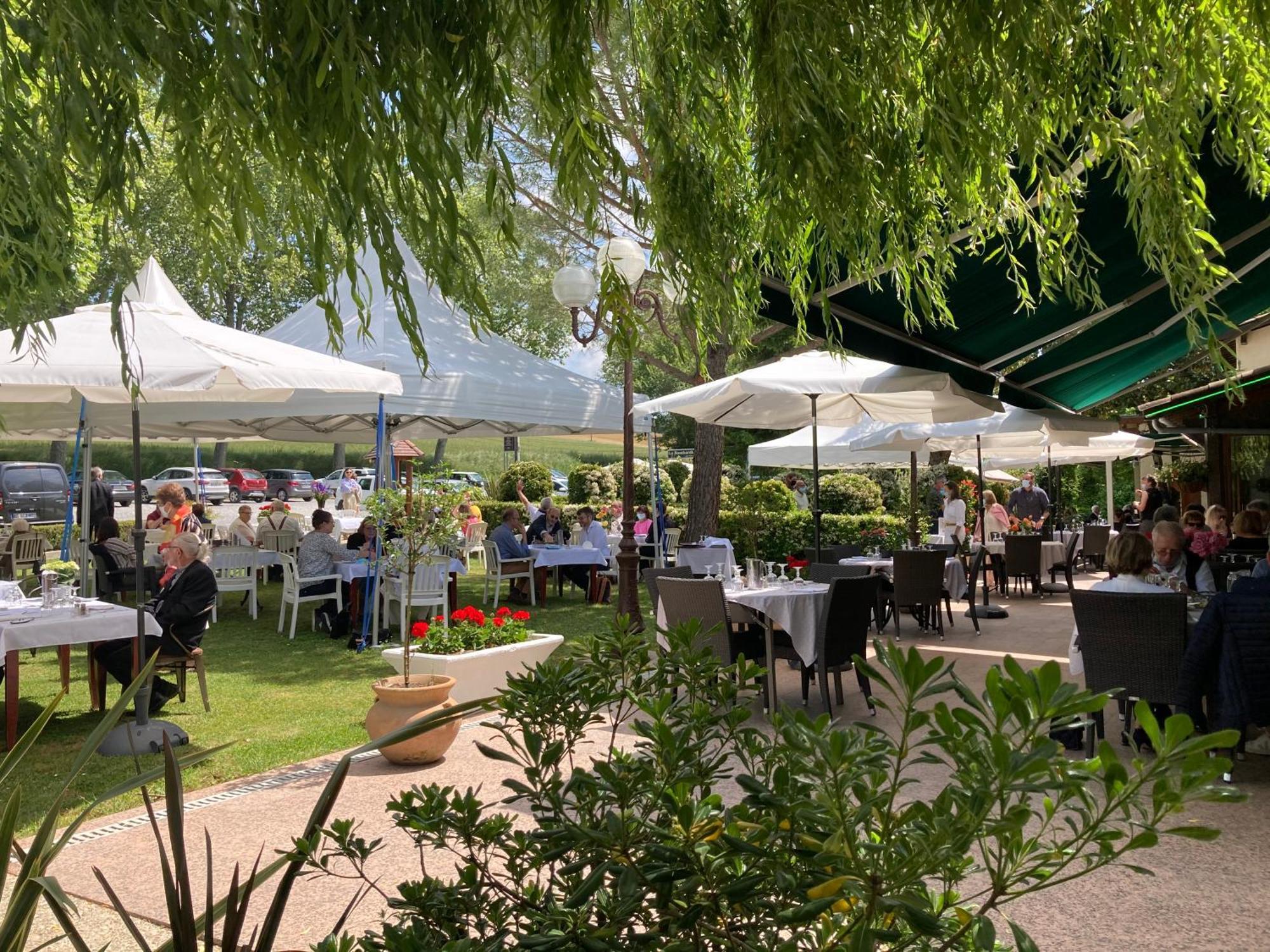 Logis Hotel Et Restaurant La Bombardiere Cuq-Toulza 외부 사진